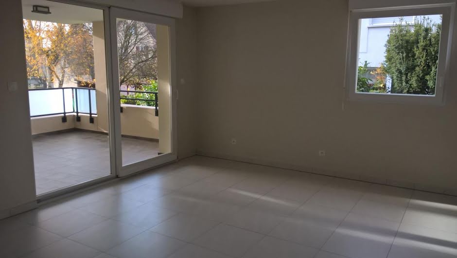 Location  appartement 3 pièces 74 m² à Ostwald (67540), 990 €