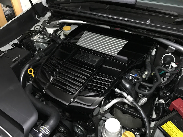 WRX S4のエンジンカバー塗装・エンジンカバー・塗装に関するカスタム事例の投稿画像3枚目