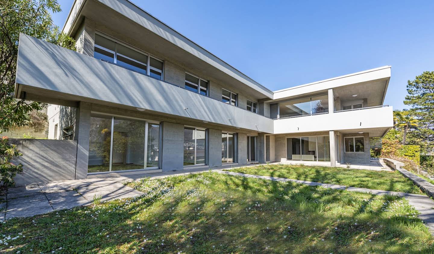 House with garden and terrace Lugano