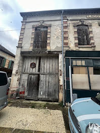 parking à Villeneuve-l'Archevêque (89)