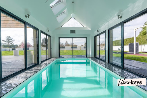 Villa with pool and terrace 4