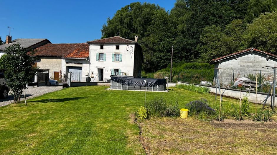 Vente maison 5 pièces 148 m² à Cussac (87150), 140 500 €