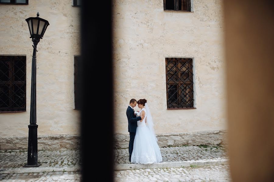 Fotógrafo de casamento Yurіy Dіnovskiy (dinovskiy). Foto de 31 de julho 2017