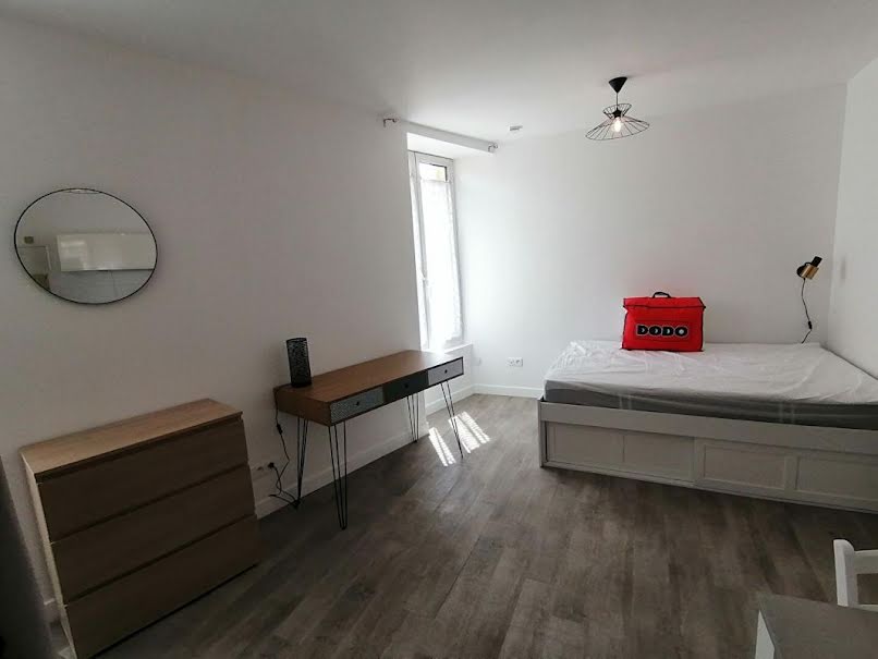 Location meublée appartement 1 pièce 22 m² à Poitiers (86000), 450 €