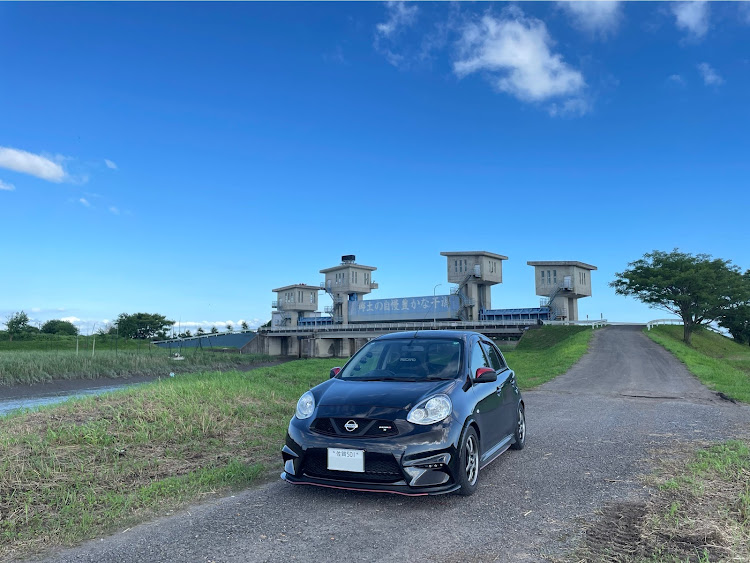 マーチの田んぼ道・曇りのち晴れ・鉄塔のある風景・洗車したい！に関するカスタム事例の投稿画像5枚目