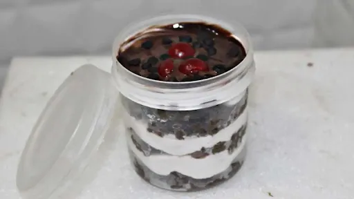Black Forest Jar Cake 1
