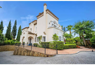 House with pool and terrace 4