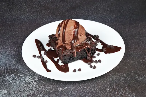 Hot Brownie With Chocolate Ice Cream (1 Scoop)