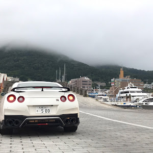 NISSAN GT-R