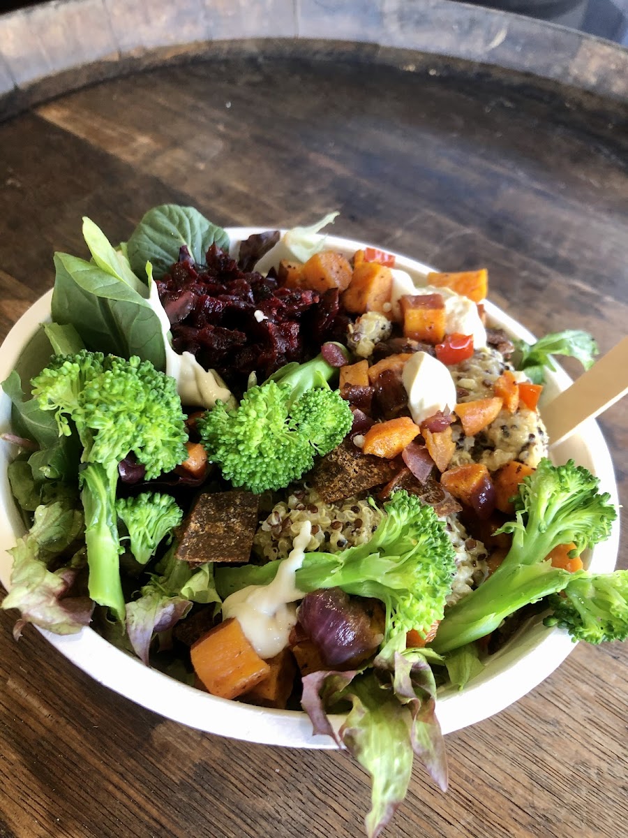 Quinoa and Broccoli with Mac n Cheeze Sauce