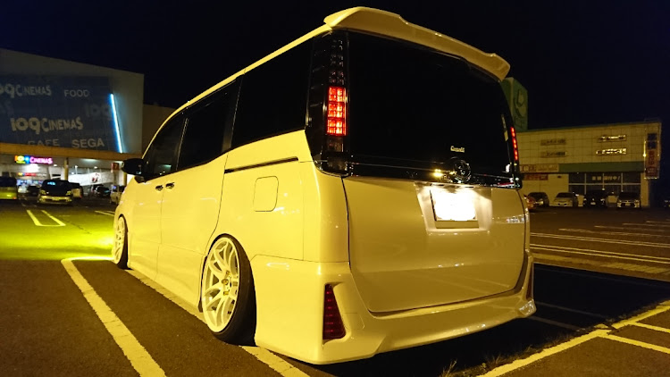 ヴォクシーの洗車に関するカスタム事例の投稿画像3枚目
