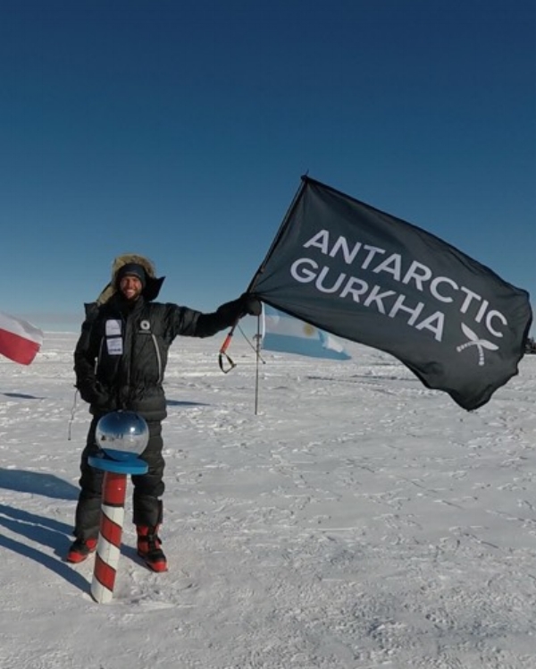 Lieutenant Scott Sears‚ a British army officer born to a South African mother‚ has broken the record to become the youngest person to reach the South Pole.