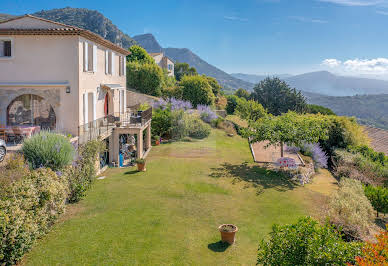 Maison avec terrasse 3