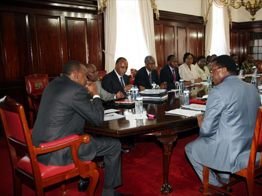 President Uhuru Kenyatta meet with Members of the Police Reforms commission led by its Chairman Johnstone Kavuludi(r) and Senior Government officials when they called on him at State House/ PSCU