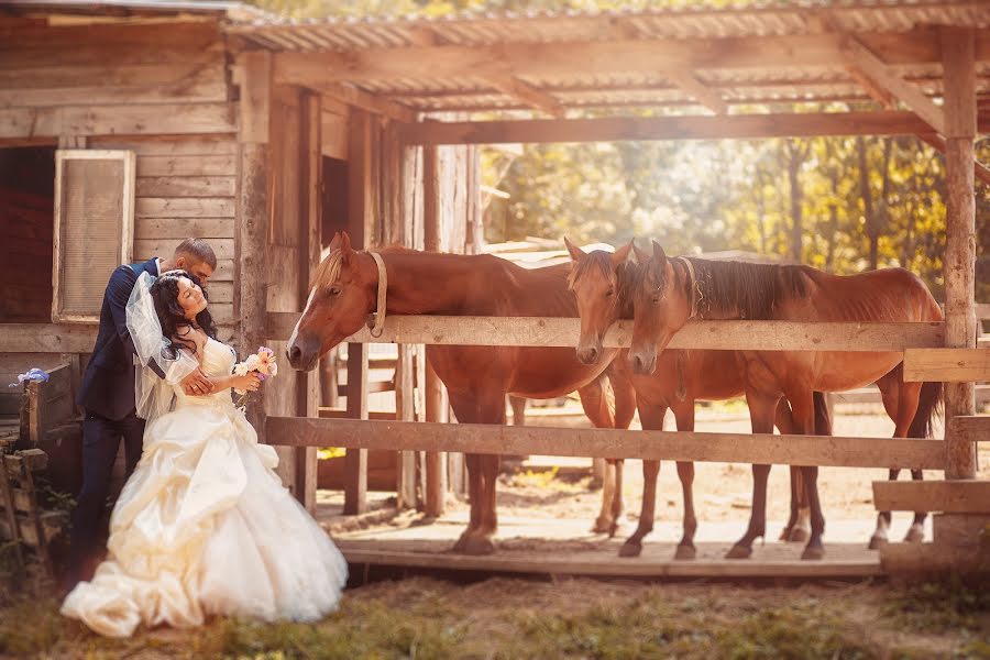 Fotógrafo de bodas Olga Oborskaya (oborskayaolga). Foto del 24 de enero 2015