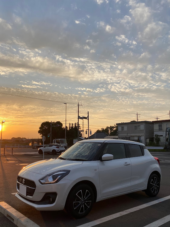 スイフトのSwift・ZC83S・夕焼けコラボに関するカスタム事例の投稿画像1枚目