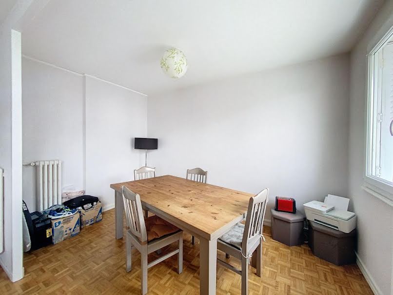 Location  appartement 4 pièces 81 m² à Clermont-Ferrand (63000), 820 €