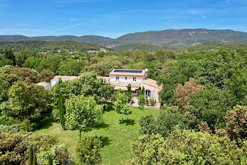 maison à Cucuron (84)