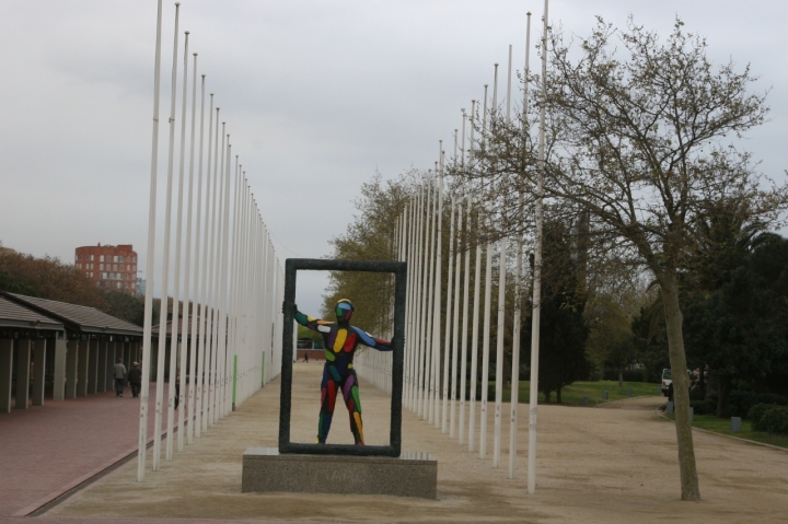 LA DONNA STA SEMPRE ...IN MEZZO ALLE... di MICHELE69