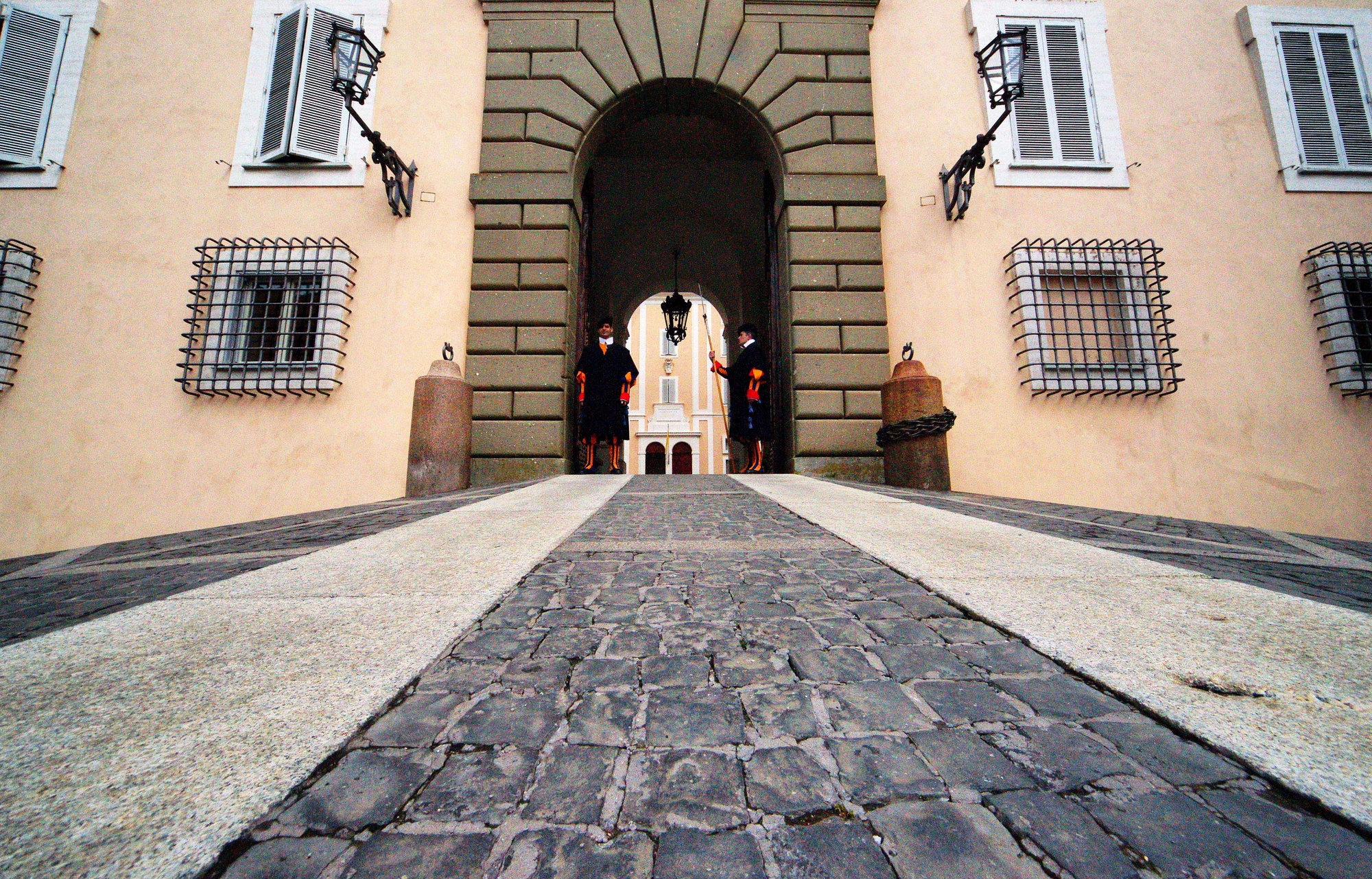 Le porte del Papa di cesare carusio