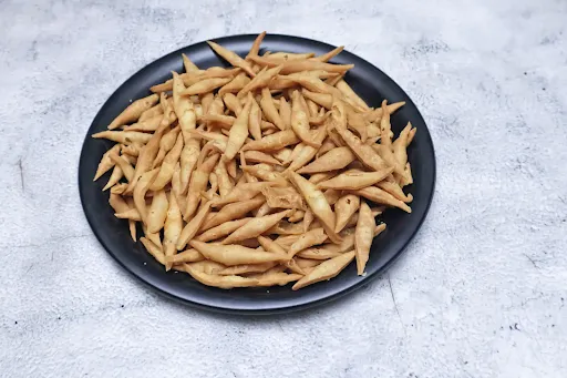 Namak Pare [300 Grams]