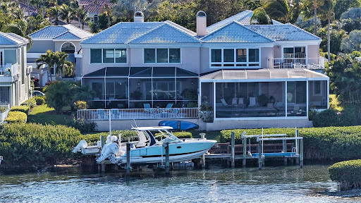 Luxury property for sale in Longboat Key (United States) - Villa with pool and docked boat