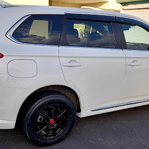 アウトランダーPHEV GG2W