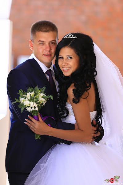 Fotógrafo de casamento Marat Yusupov (yusmar). Foto de 3 de agosto 2014