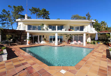 Villa with pool 9