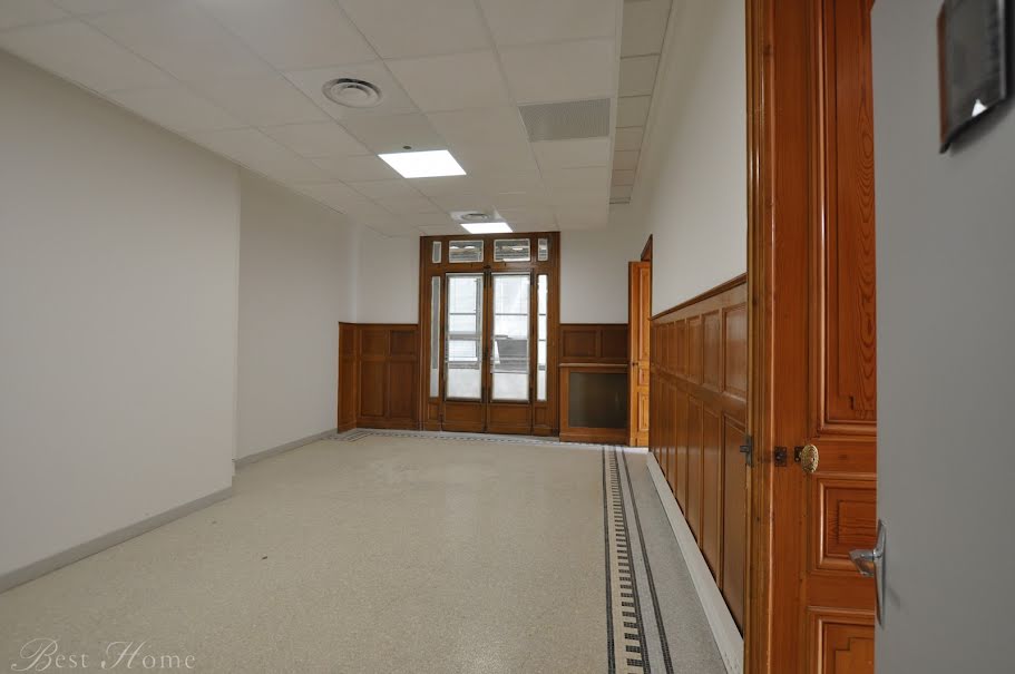 Location  locaux professionnels  135 m² à Nimes (30000), 1 500 €