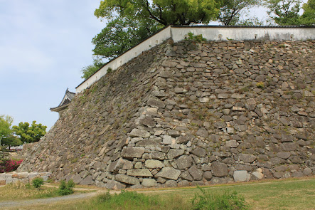 岡山城：本壇南東の高石垣