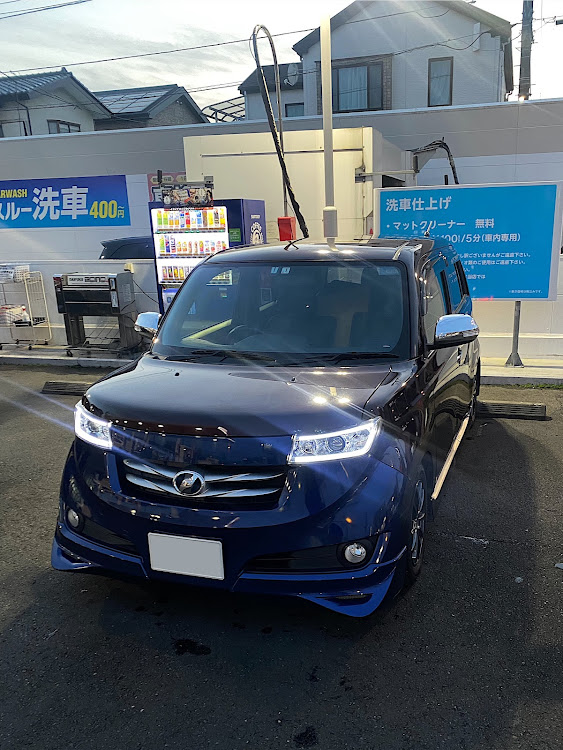 bBの洗車・ダークレッドマイカ・K-BREAK・クリスタルアイ・ブルーマイカメタリックに関するカスタム事例の投稿画像2枚目