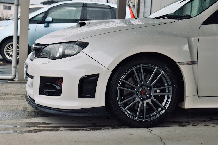 インプレッサ ハッチバックの車高調整・インプレッサWRXSTI・GRB・スバルに関するカスタム事例の投稿画像1枚目