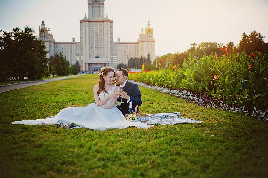 Fotógrafo de casamento Olga Starostina (olgastarostina). Foto de 20 de março 2017