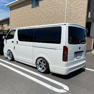 ハイエースバン TRH200V