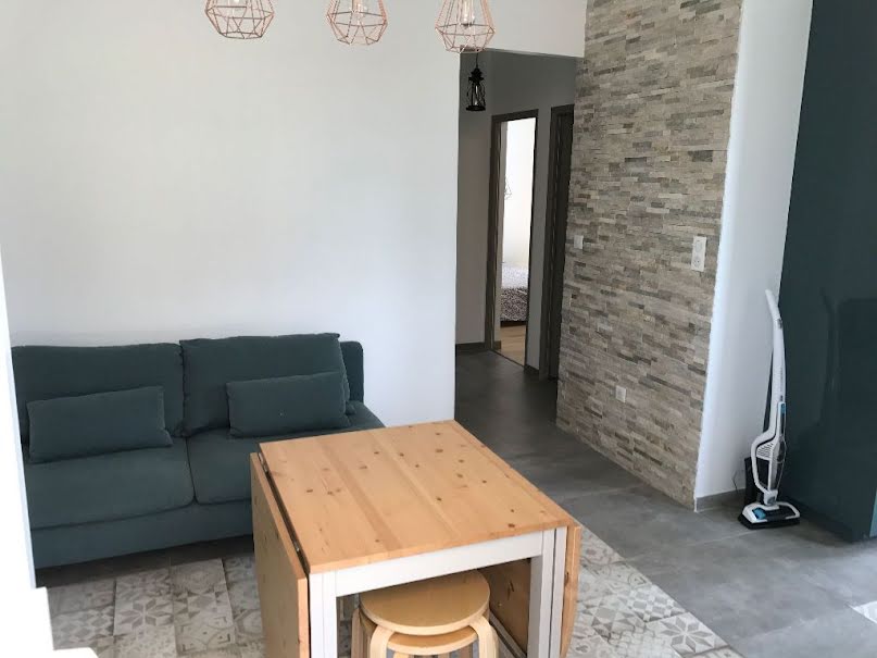 Location meublée appartement 2 pièces 46 m² à Antibes (06600), 1 050 €