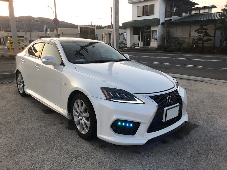 ISの洗車・まだ冬仕様・私のお供に関するカスタム事例の投稿画像1枚目