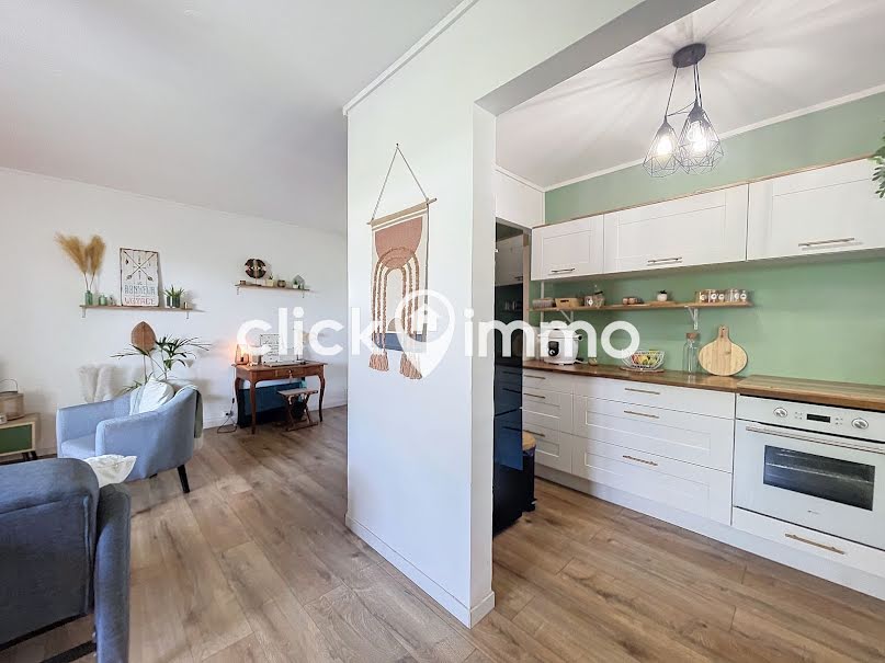 Location meublée appartement 2 pièces 53 m² à Le gosier (97190), 1 380 €