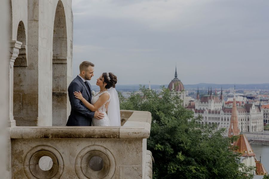 Fotógrafo de casamento Flóra Kürti (aandfphotography). Foto de 29 de dezembro 2022