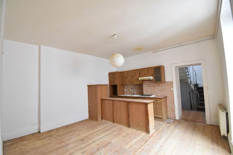 Vente appartement 4 pièces 86 m² à Cosne-Cours-sur-Loire (58200), 45 000 €