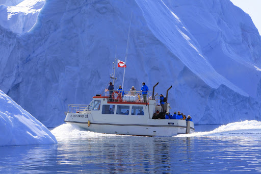 disko-bay-tour-boat.jpg - Explore the Arctic on a Hurtigruten cruise. A good choice? The icy majesty of Disko Bay, Greenland.