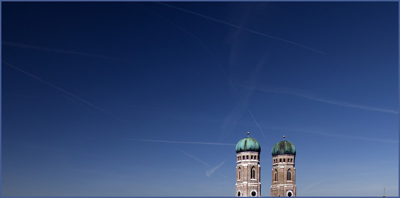 Frauenkirche - Munich di Ario Gaviore