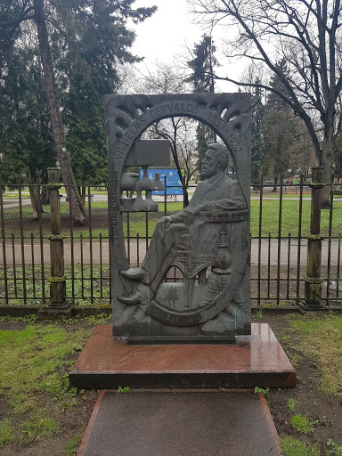 Monument to Chemist Wilhelm Ostvalds