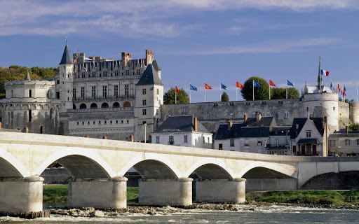 Charming View of a Historic Castle Against a screenshot 2