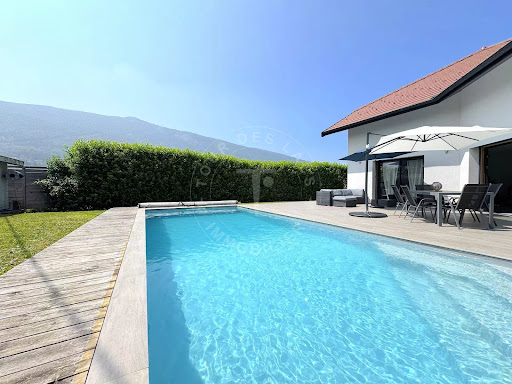 House with garden 1