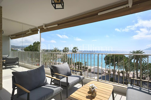 Seaside apartment with terrace 5