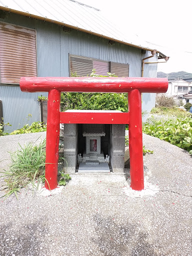 白浜海辺の祠