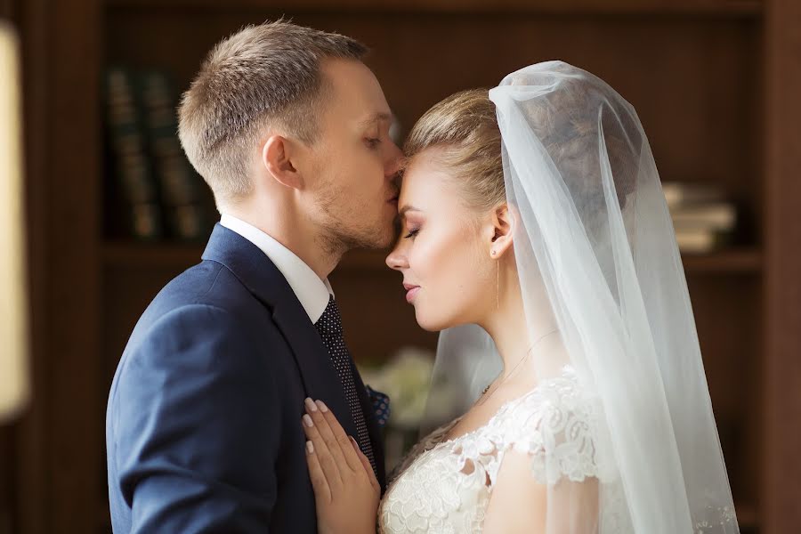 Fotógrafo de bodas Yuliya Medvedeva (multjaschka). Foto del 12 de octubre 2017