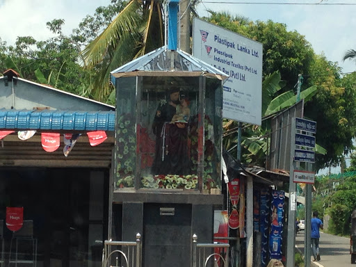 St Anthony Statue Near Liyanamulla