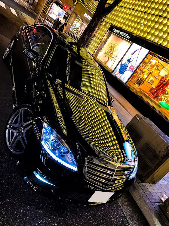 Sクラスセダンの龍の咆哮hiro・神戸夜風景・メルセデスファミリー・日本アンポンタン組合・specialists☆に関するカスタム事例の投稿画像1枚目